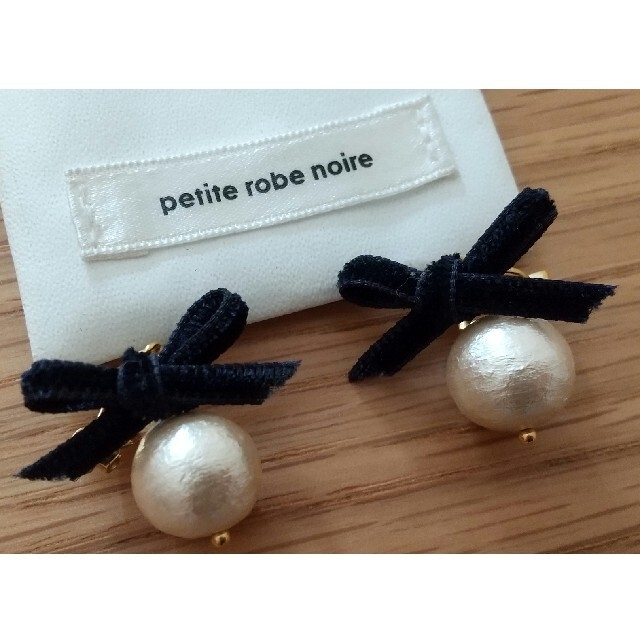 petite robe noire - petite robe noire イヤリングの通販 by