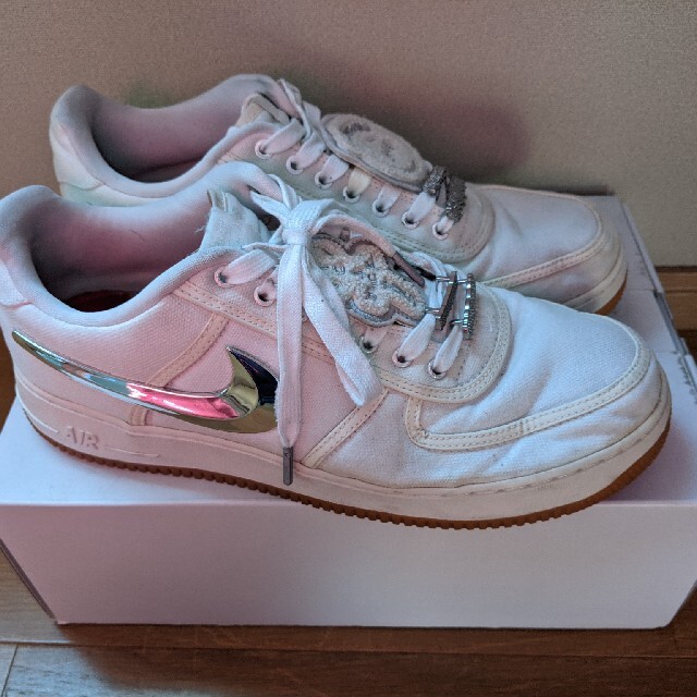 NIKE(ナイキ)のTRAVIS SCOTT AIR FORCE 1 LOW "WHITE" メンズの靴/シューズ(スニーカー)の商品写真