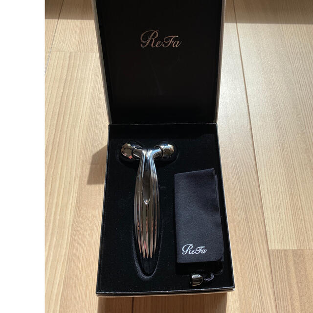 MTG ReFa CARAT RAY フェイス プラチナ電子ローラー RF-RF スマホ/家電/カメラの美容/健康(フェイスケア/美顔器)の商品写真