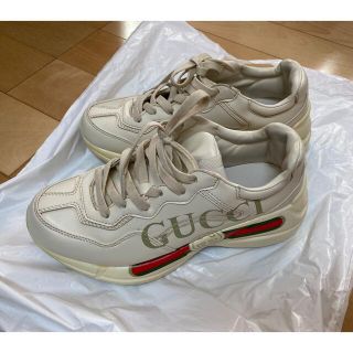 グッチ(Gucci)のGUCCIロゴスニーカー(スニーカー)