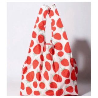 マリメッコ(marimekko)のmarimekko マリメッコ  マンシッカ　ナイロン　エコバッグ いちご　(エコバッグ)