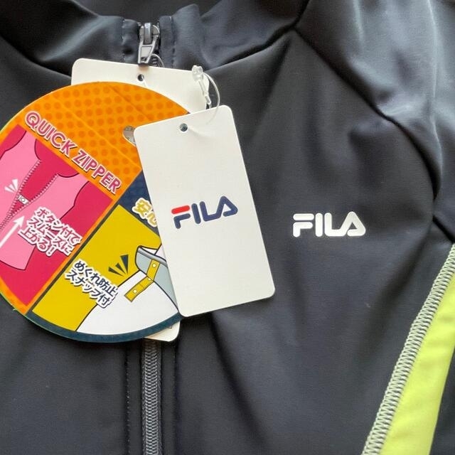 FILA(フィラ)の新品・未使用　FILA 水着　セパレート　M スポーツ/アウトドアのスポーツ/アウトドア その他(マリン/スイミング)の商品写真