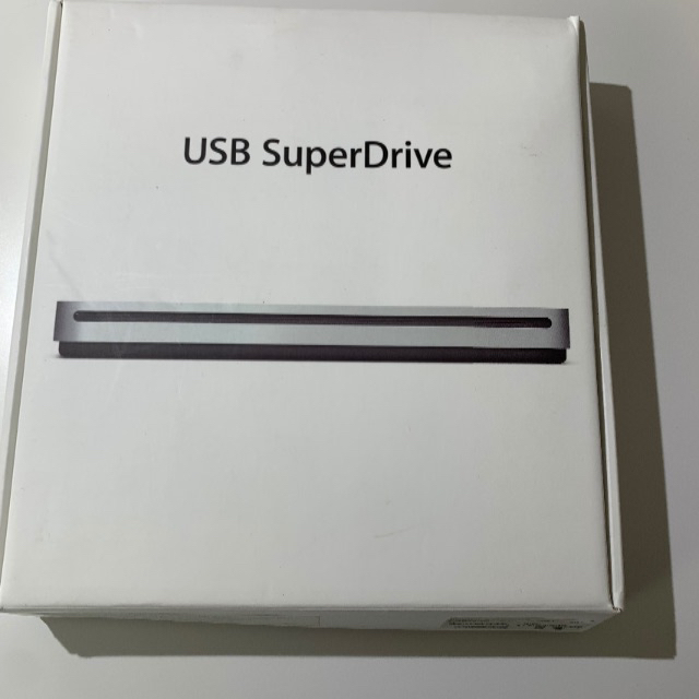 Apple(アップル)のApple USB SuperDrive スマホ/家電/カメラのPC/タブレット(PCパーツ)の商品写真