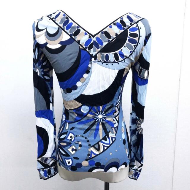 EMILIO PUCCI - エミリオプッチ テキスタイルデザイン Vネック EMILIO PUCCI - エミリオプッチ テキスタイルデザイン Vネック