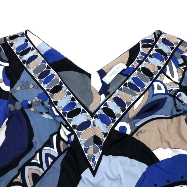 EMILIO PUCCI - エミリオプッチ テキスタイルデザイン Vネック EMILIO PUCCI - エミリオプッチ テキスタイルデザイン Vネック