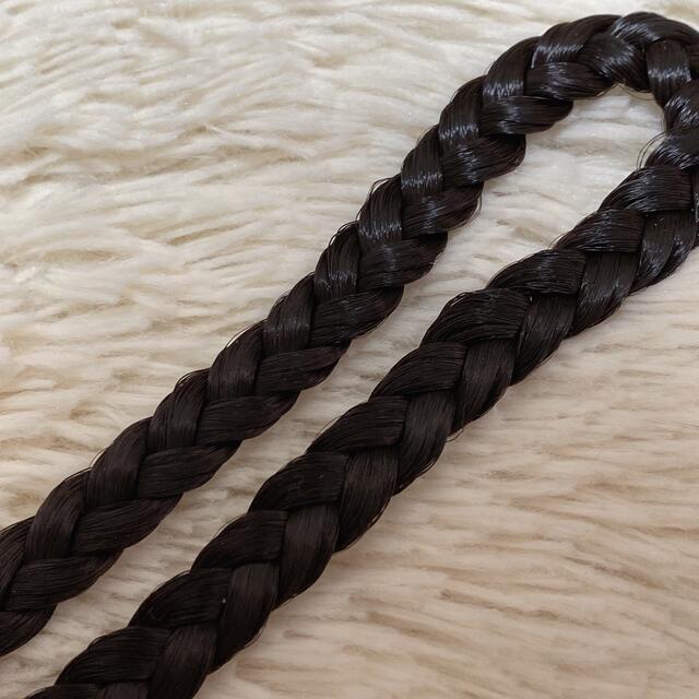 【新品・未使用】三つ編みヘアバンド レディースのヘアアクセサリー(ヘアバンド)の商品写真