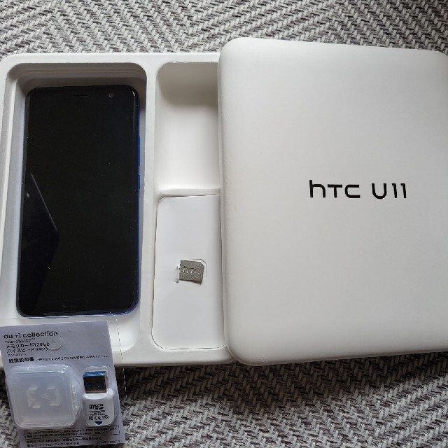 HTC HTC U11 HTV33 サファイアブルー スマホ/家電/カメラのスマートフォン/携帯電話(スマートフォン本体)の商品写真