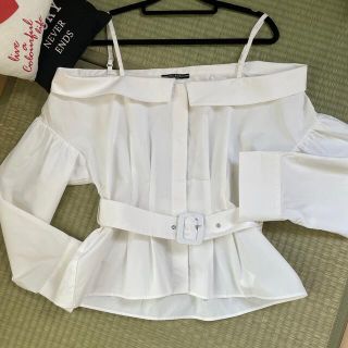 ゲス(GUESS)のGUESS ウエストベルト付きブラウス(その他)