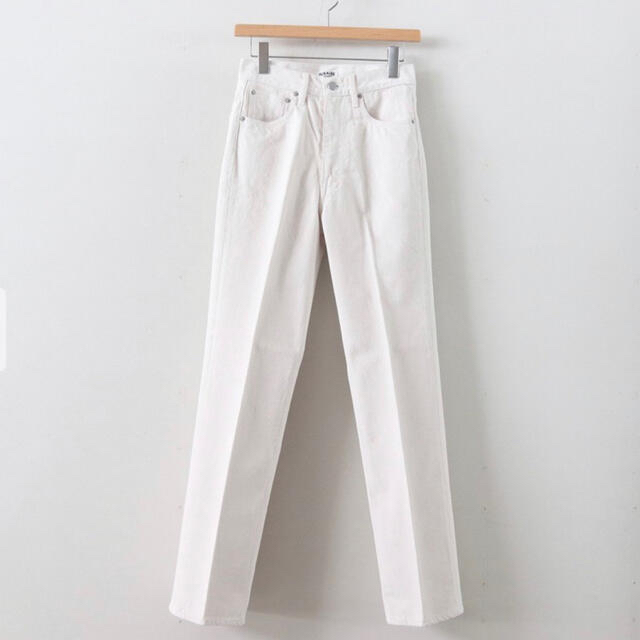 AURALEE(オーラリー)のauralee  HARD TWIST DENIM 5P PANTS 1ldk レディースのパンツ(デニム/ジーンズ)の商品写真