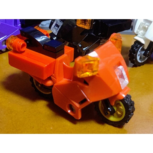 Lego(レゴ)のレゴ★シティ大型ツアラーバイク（赤） オリジナルアレンジ 美品 人気 エンタメ/ホビーのおもちゃ/ぬいぐるみ(その他)の商品写真