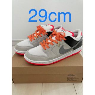 ナイキ(NIKE)のNIKE SB DUNK LOW "INFRARED" シューレース付き(スニーカー)