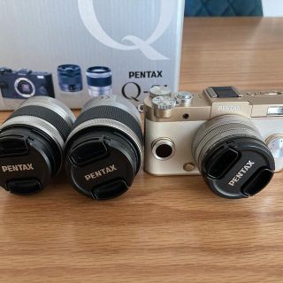 リコー(RICOH)のPENTAX Q-S1 Q-S1 W GOLD/CREAM レンズ3個つき(ミラーレス一眼)