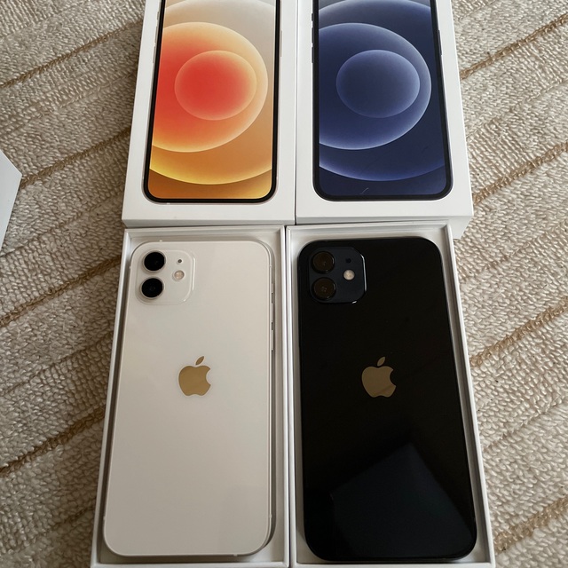 Iphone12 黒と白2台au版simフリー - スマートフォン本体