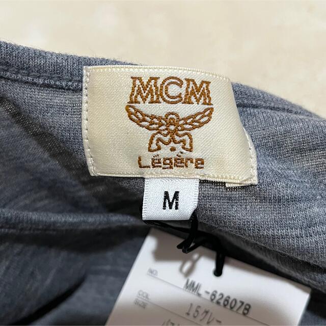 MCM(エムシーエム)の【未使用品】MCM エムシーエム　半袖tシャツ　タグ付き　レディース　グレー レディースのトップス(Tシャツ(半袖/袖なし))の商品写真