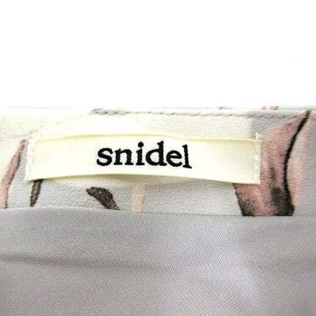 SNIDEL(スナイデル)のスナイデル snidel ブルームフラワー フレア ワンピース 花柄 ノースリー レディースのワンピース(ミニワンピース)の商品写真