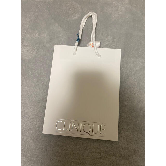 CLINIQUE(クリニーク)のブランド品 袋 プレゼント ギフト 紙袋 CLINIQUE レディースのバッグ(ショップ袋)の商品写真