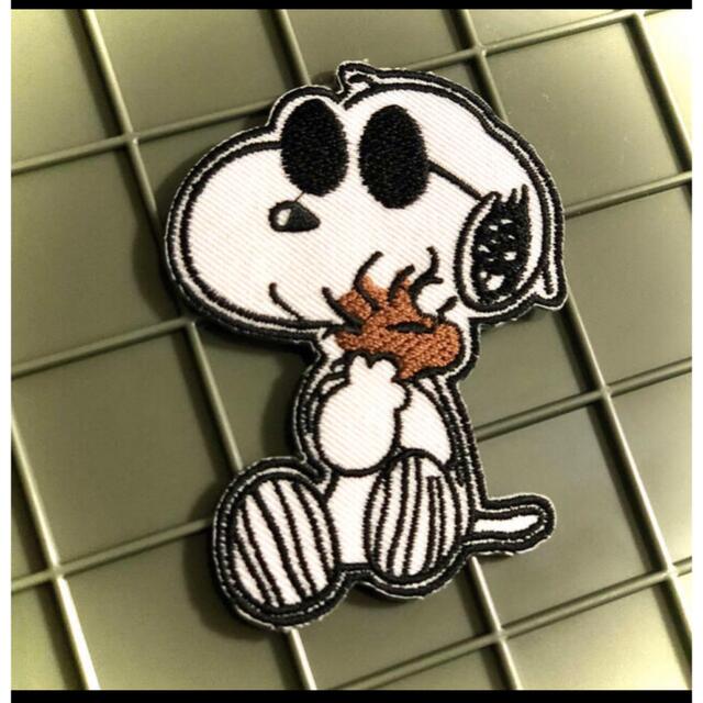 SNOOPY(スヌーピー)のレア⚡希少♤グラサン❡スヌーピー❂ウッドストック⭐︎を抱っこする✿スヌ❆ワッペン メンズのジャケット/アウター(ミリタリージャケット)の商品写真