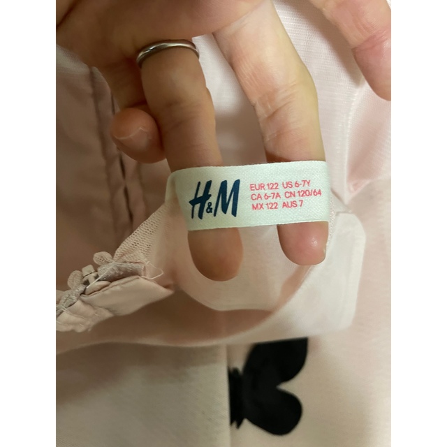 H&M(エイチアンドエム)のH &Mワンピース 120〜130cm キッズ/ベビー/マタニティのキッズ服女の子用(90cm~)(ワンピース)の商品写真