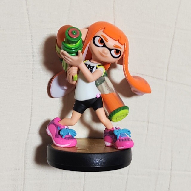 Nintendo Switch(ニンテンドースイッチ)のamiibo インクリング スプラトゥーン ガール イカ フィギュア アミーボ エンタメ/ホビーのゲームソフト/ゲーム機本体(その他)の商品写真