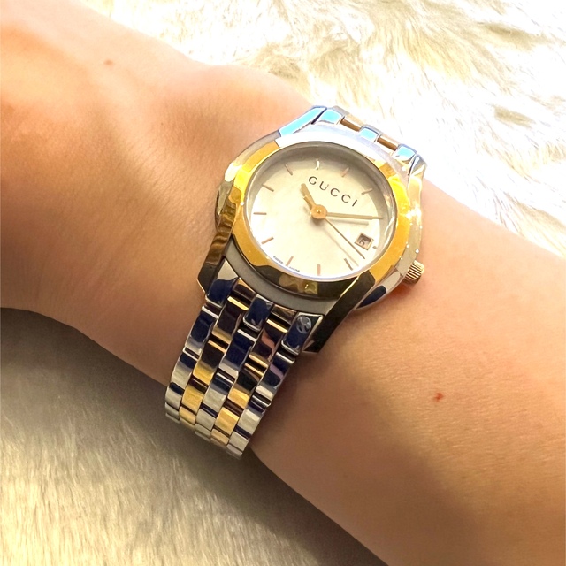 Gucci(グッチ)の超超超美品　保護シール付GUCCIレディース時計 レディースのファッション小物(腕時計)の商品写真