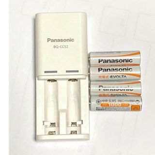 パナソニック(Panasonic)のパナソニック　エボルタ　エネループ 充電器 BQ-CC52 エボルタ単3 4本付(バッテリー/充電器)