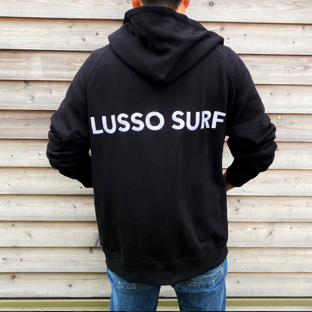 Essential(エッセンシャル)の春の新作☆LUSSO SURF ビッグロゴパーカー　Mサイズ　RVCA メンズのトップス(パーカー)の商品写真