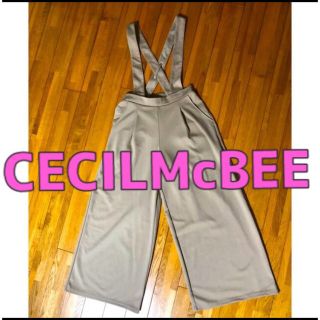 セシルマクビー(CECIL McBEE)の肩紐付きベージュパンツ(カジュアルパンツ)