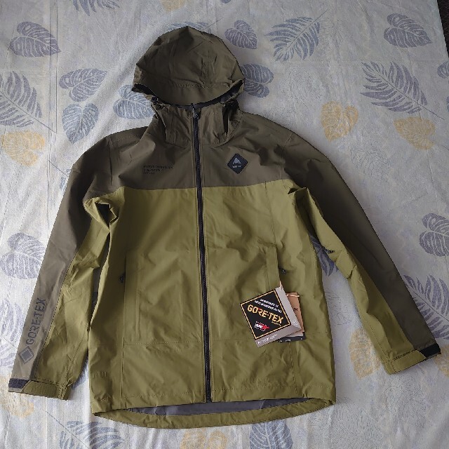 新品　BurtonバートンGORE-TEX レインジャケット　Sサイズ