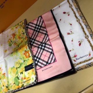 バーバリー(BURBERRY)の💕新品未使用💕BURBERRYハンカチ3枚set💕(ハンカチ)