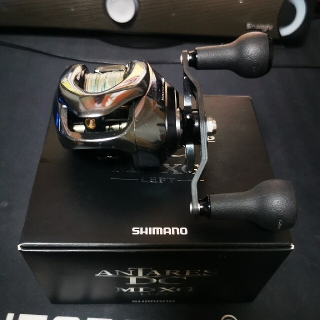 SHIMANO(シマノ)の18アンタレスDCMD XG 左ハンドル スポーツ/アウトドアのフィッシング(リール)の商品写真