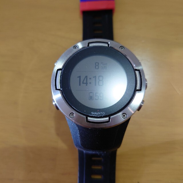 SUUNTO(スント)の【milk様専用】SUUNTO5 スント5 ブラックスチール 保証書付き メンズの時計(腕時計(デジタル))の商品写真