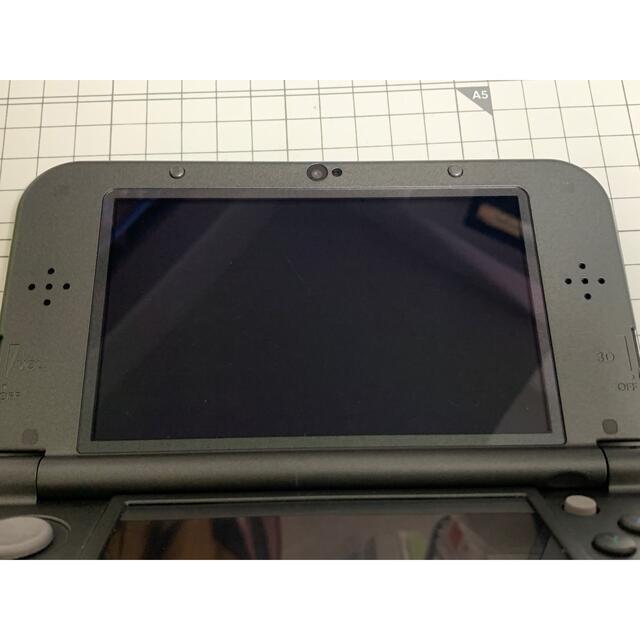 任天堂(ニンテンドウ)のNintendo 3DS NEW LL メタリックブラック ソフト2本 16GB エンタメ/ホビーのゲームソフト/ゲーム機本体(携帯用ゲーム機本体)の商品写真