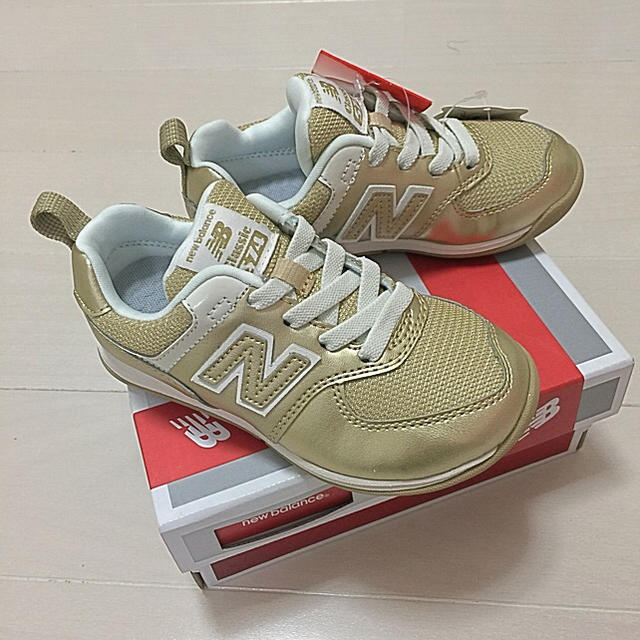 New Balance New Balance スリッポンスニーカー ゴールドの通販 By きょうはな S Shop ニューバランスならラクマ