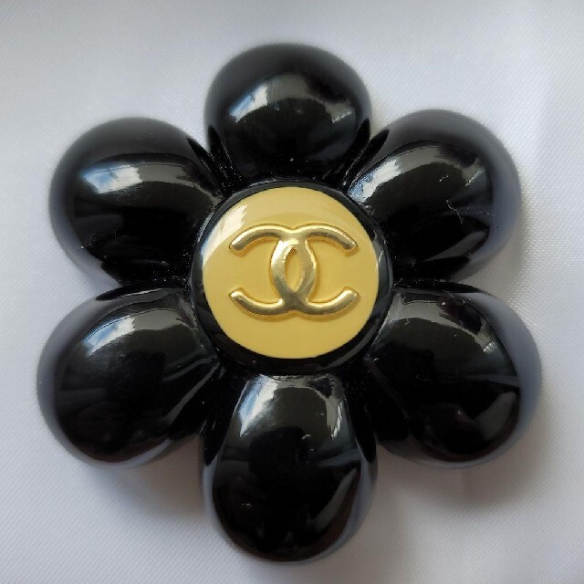 CHANEL シャネル ブローチ ココマーク ホワイト ブラック 白 黒 新品