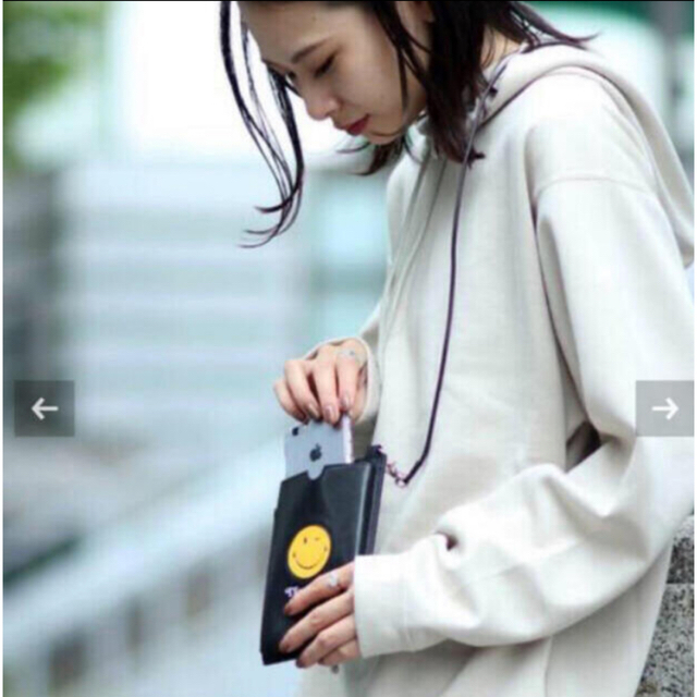 スマイリー マルチパースケース ブラック | www.smartbox.com.sg