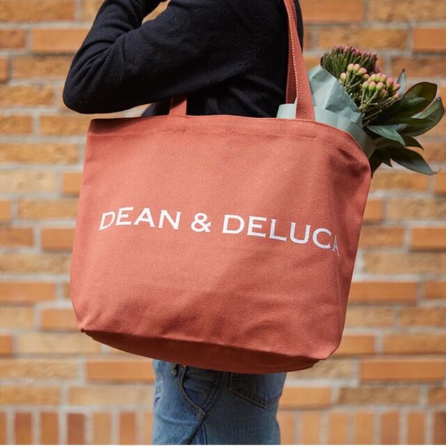 DEAN & DELUCA(ディーンアンドデルーカ)のDEAN&DELUCA チャリティートート　2021 ホリデーシーズン レディースのバッグ(トートバッグ)の商品写真