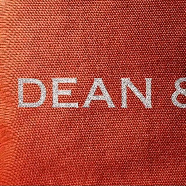 DEAN & DELUCA(ディーンアンドデルーカ)のDEAN&DELUCA チャリティートート　2021 ホリデーシーズン レディースのバッグ(トートバッグ)の商品写真