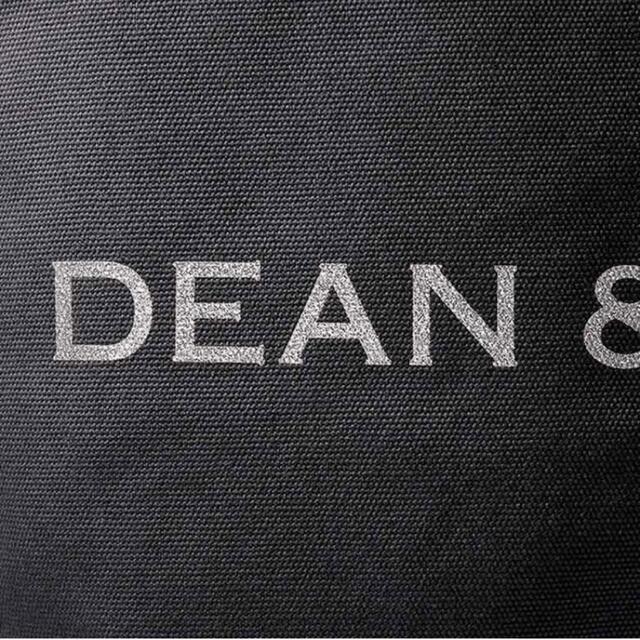 DEAN & DELUCA(ディーンアンドデルーカ)のDEAN&DELUCA チャリティートート　2021 ホリデーシーズン レディースのバッグ(トートバッグ)の商品写真