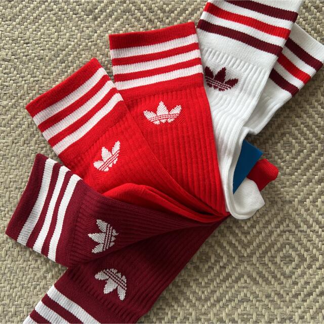 adidas(アディダス)のadidas ソックスセット　カワイイ色♡ レディースのレッグウェア(ソックス)の商品写真