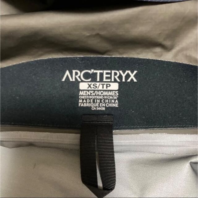 ARC'TERYX(アークテリクス)のアークテリクス　ベータslハイブリッド　メンズXS マウンテンパーカ メンズのジャケット/アウター(マウンテンパーカー)の商品写真