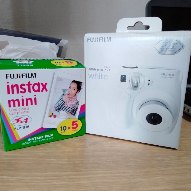 富士フイルム(フジフイルム)のチェキ instax mini 7s 中古　フィルム30枚付き スマホ/家電/カメラのカメラ(フィルムカメラ)の商品写真