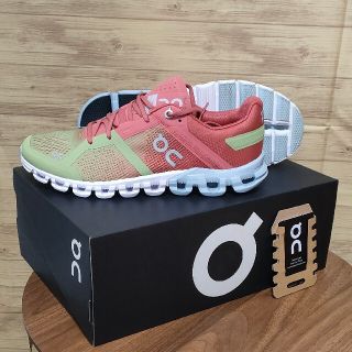 On オン　スニーカー24 クラウドフロー レディース ランニングシューズ　新品(スニーカー)