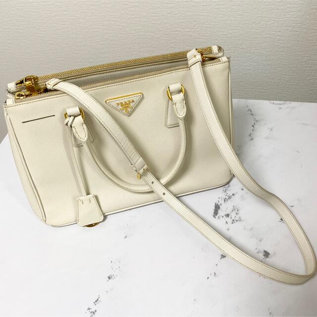 PRADA - 値下げ!PRADA サフィアーノ バッグ ホワイトの通販 by R♡'s