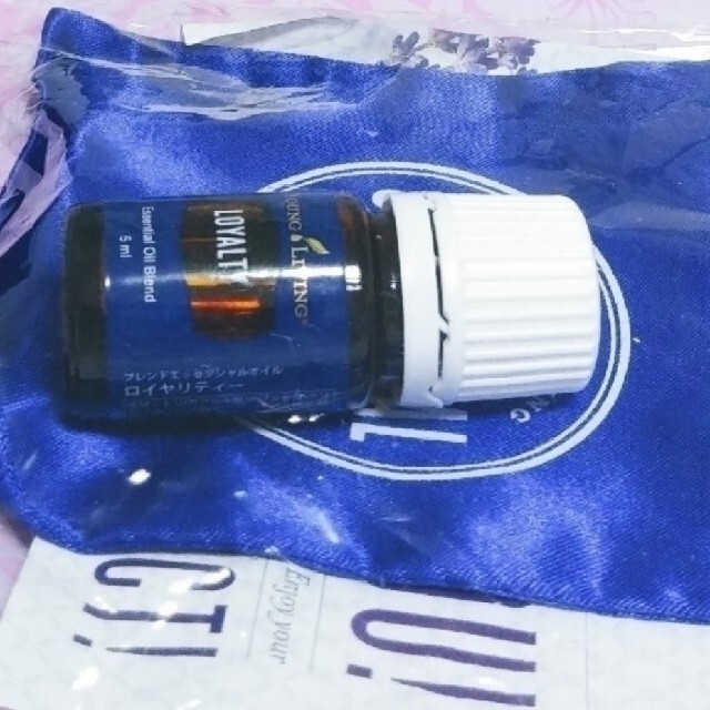 ヤングリヴィング　ロイヤリティ 5ml コスメ/美容のリラクゼーション(エッセンシャルオイル（精油）)の商品写真
