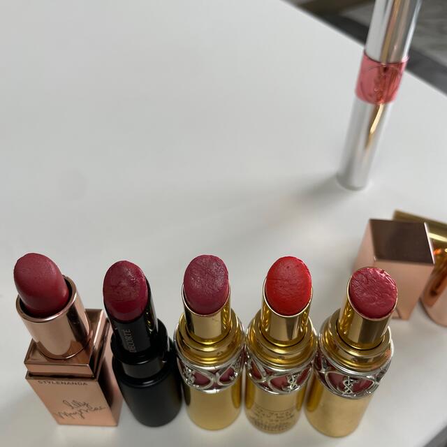 Yves Saint Laurent Beaute(イヴサンローランボーテ)のデパコス福袋　美品　10点セット　m.a.cポルジョNARSysl コスメ/美容のキット/セット(コフレ/メイクアップセット)の商品写真