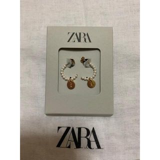 ザラ(ZARA)のZARA イニシャルピアス　S(ピアス)