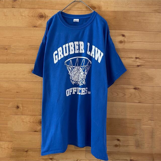 GILDAN(ギルタン)の【GILDAN】企業系 弁護士事務所 バスケ アーチロゴTシャツ XL us古着 メンズのトップス(Tシャツ/カットソー(半袖/袖なし))の商品写真