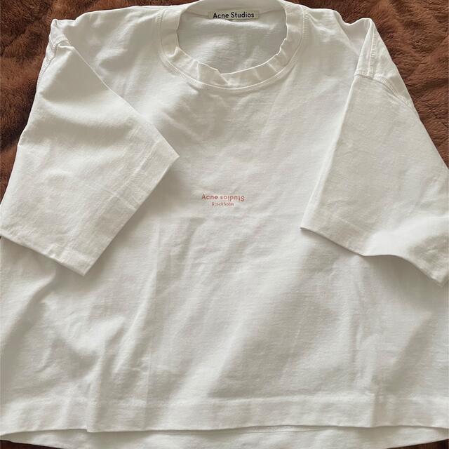 とのことで Acne Studios フロントロゴTシャツ げです