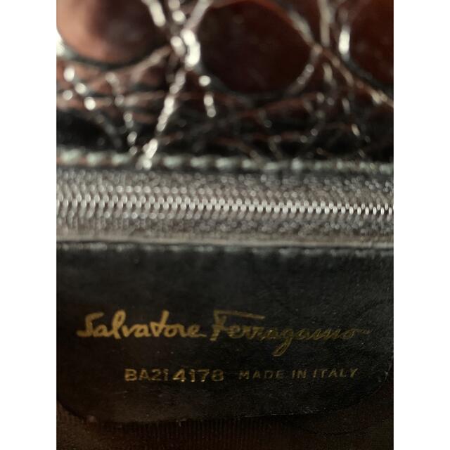 Salvatore Ferragamo(サルヴァトーレフェラガモ)の(桃様専用)2Way クロコ型押し 黒革 フェラガモ 美品 レディースのバッグ(ハンドバッグ)の商品写真