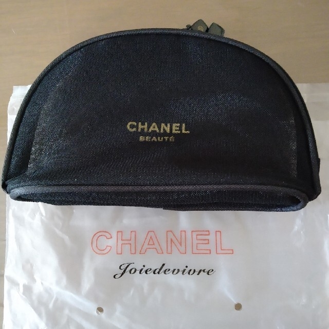 CHANEL(シャネル)のシャネル　ノベルティコスメポーチ レディースのファッション小物(ポーチ)の商品写真